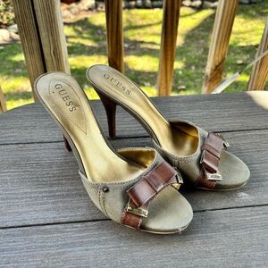 Guess Mule Heels Size 8.5 Sage with Brown Leather Bow Open Toe Slide Sandals Y2K
